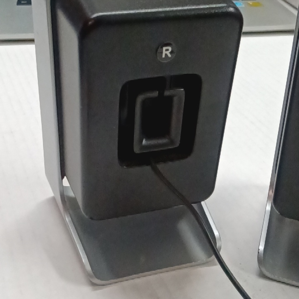 Computer Speakers - Picture 4 of 6